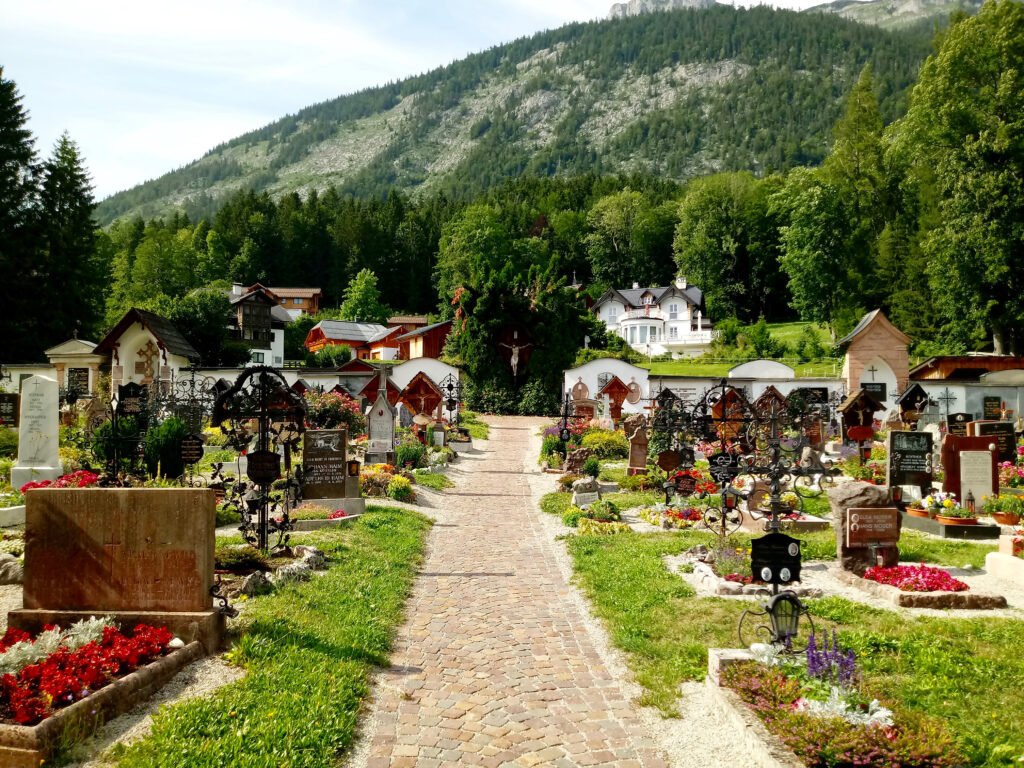 Grab von Karin Brandauer